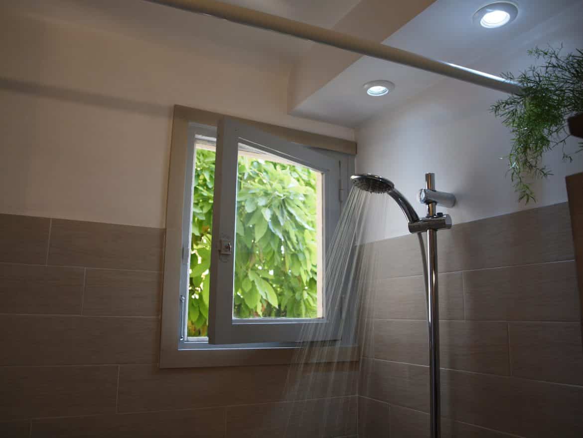 Comment s’offrir une vraie salle de bain familiale dans moins de 4m² ?[étude de cas]