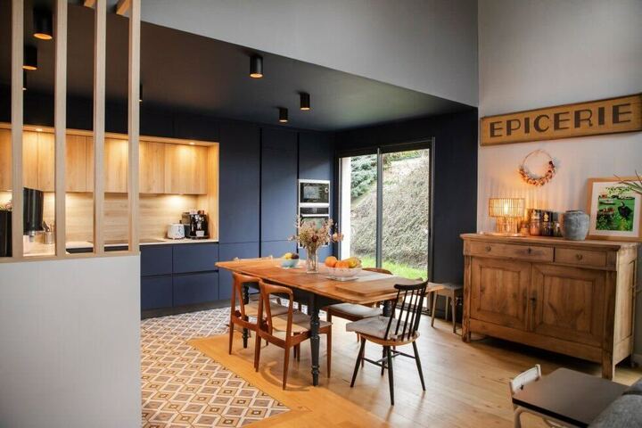 cuisine-ouverte-noire-bois