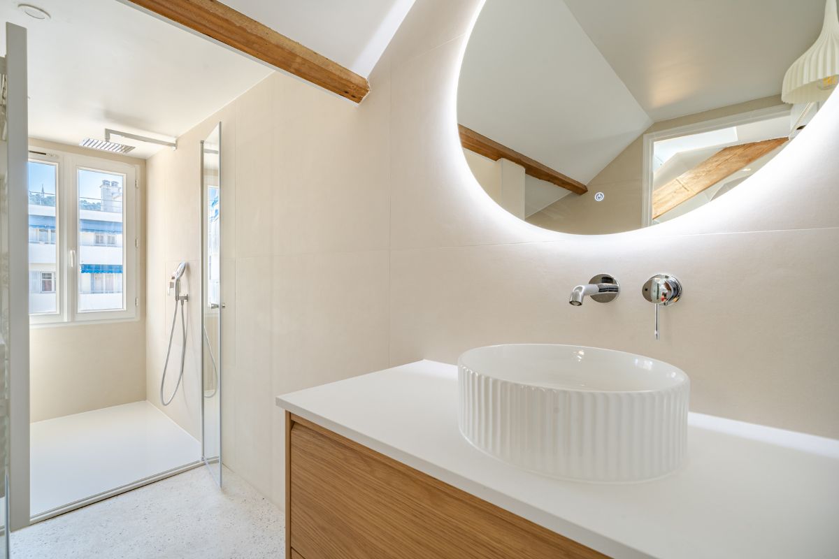 salle d'eau studio sous les combles