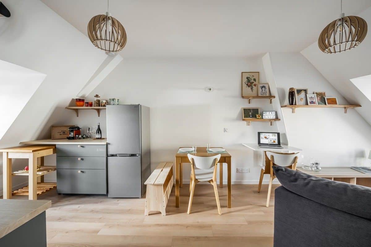 cuisine studio sous les combles optimisation d'espace