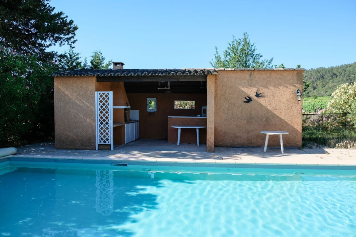 Photo du pool house avant travaux d'aménagement
